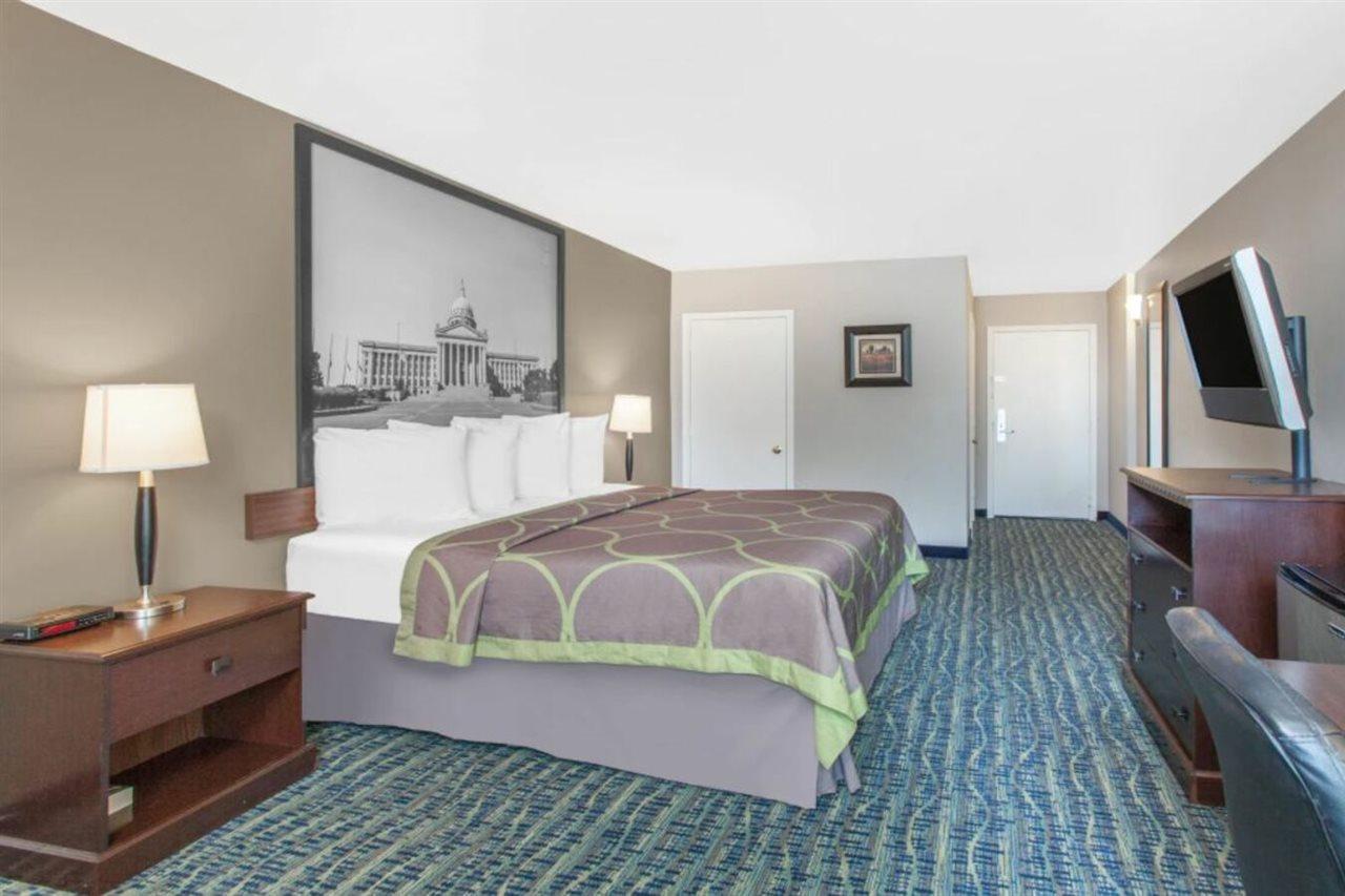Super 8 by Wyndham Oklahoma City Bagian luar foto