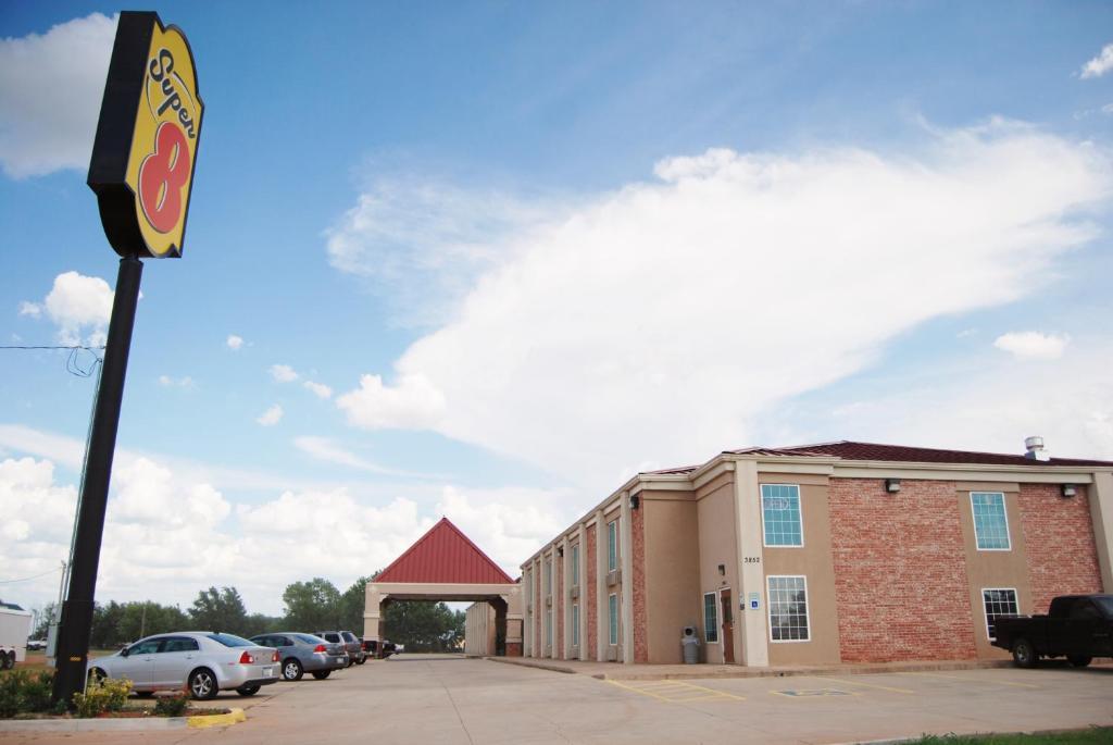Super 8 by Wyndham Oklahoma City Bagian luar foto