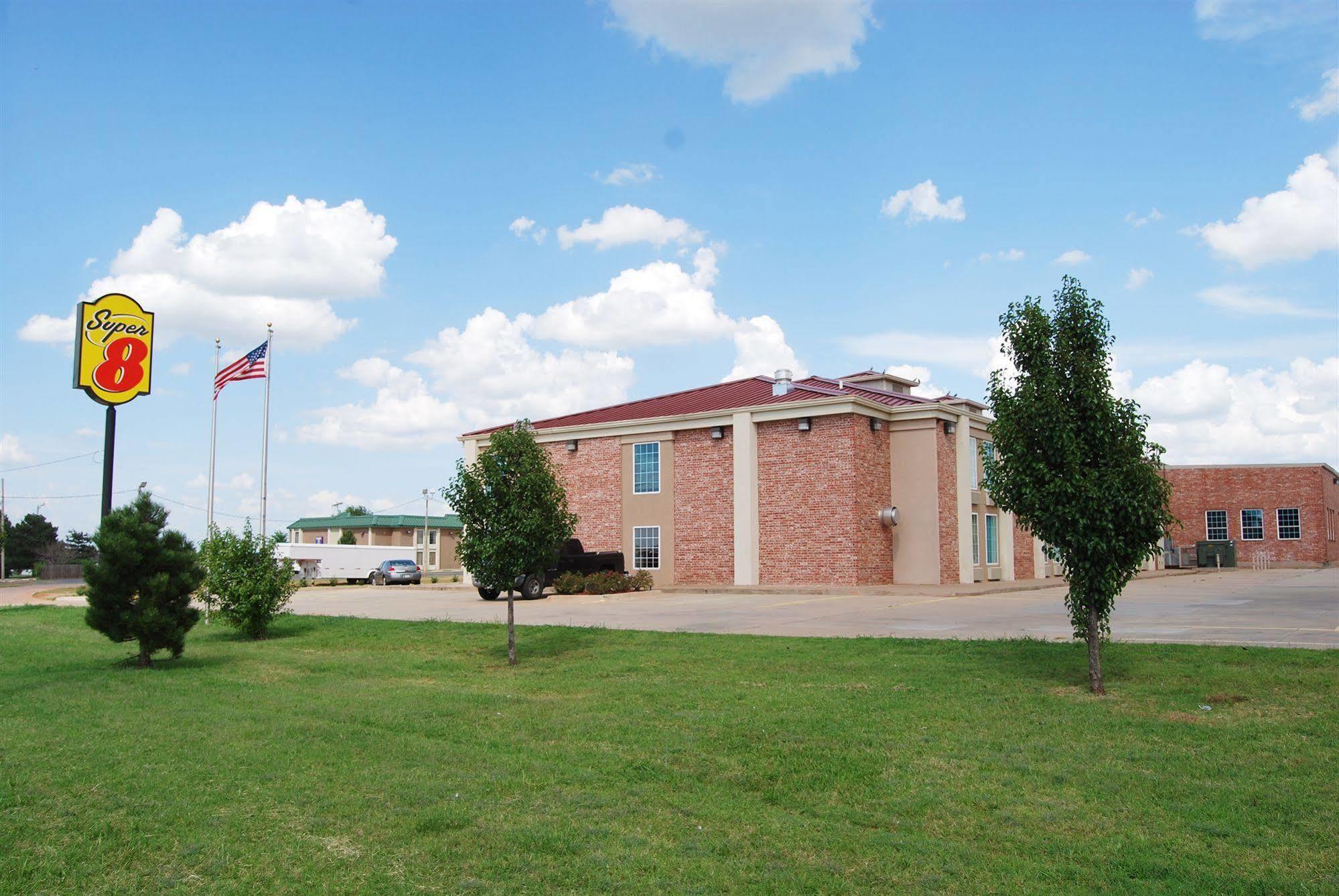 Super 8 by Wyndham Oklahoma City Bagian luar foto