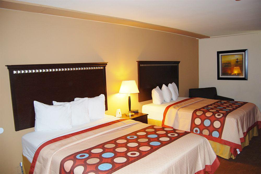 Super 8 by Wyndham Oklahoma City Bagian luar foto