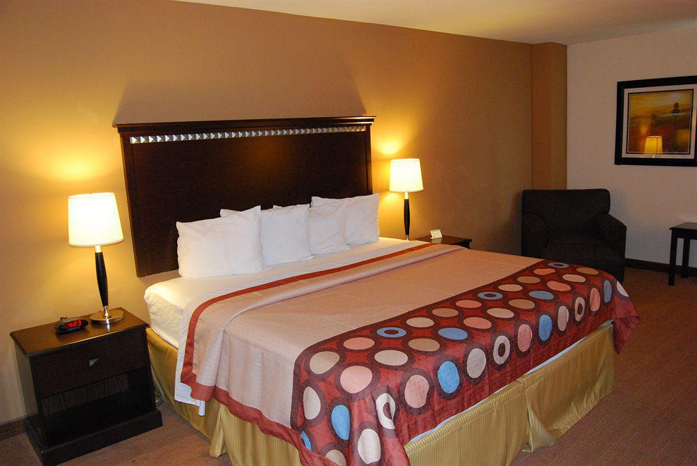 Super 8 by Wyndham Oklahoma City Bagian luar foto
